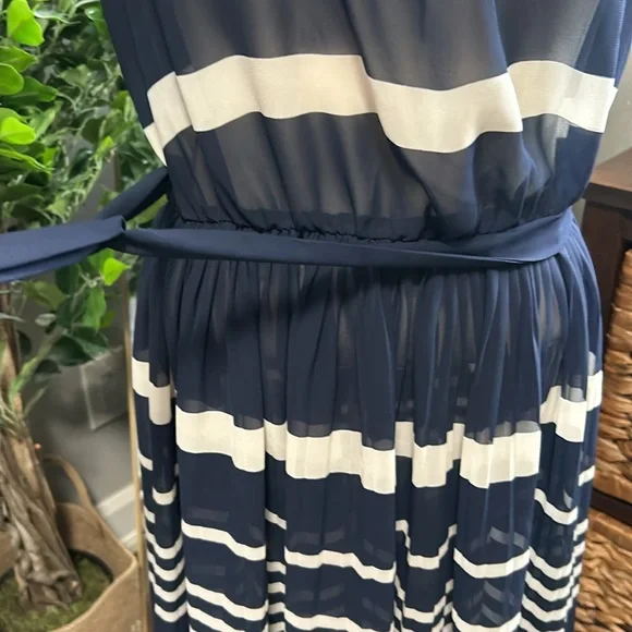 Chic by Jacob - Picture 3 of 8